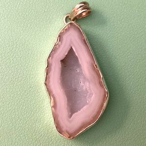 NWOT Geode Pendant in 925 Sterling Silver (White)